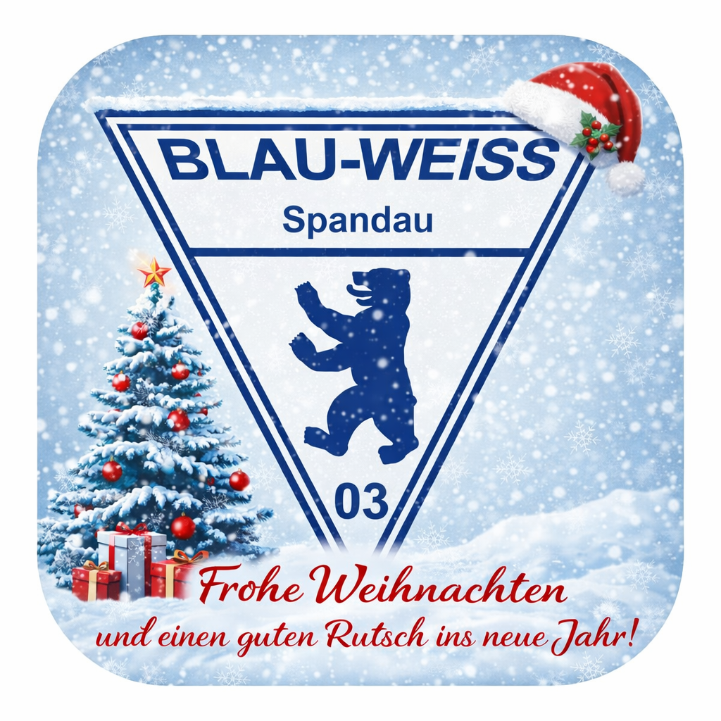 Weihnachtliches Motiv des FV Blau-Weiß Spandau 03: Das blaue Vereinswappen mit Bär steht zentral vor einem hellblauen, verschneiten Hintergrund. Schneeflocken fallen, links ist ein geschmückter Tannenbaum mit roten Kugeln und Geschenken zu sehen, oben am Wappen eine rote Weihnachtsmütze. Darunter der Gruß ‚Frohe Weihnachten und einen guten Rutsch ins neue Jahr!‘